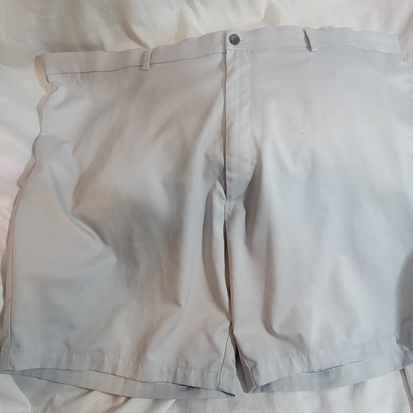 2 pairs of Mens size 54 Roundtree and Yorke shorts - Picture 1 of 8